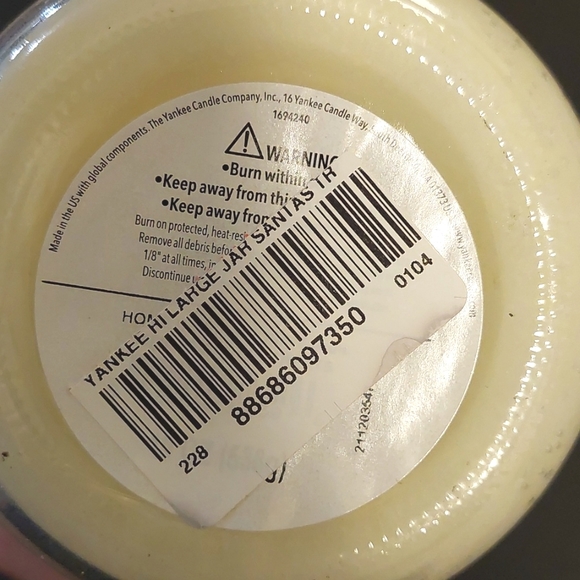 YANKEE CANDLE Home Inspiration Santa's Treat Large Jar Candle - Picture 3 of 4